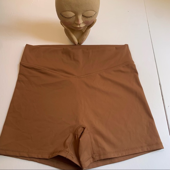 BALANCE / VITALITY • The Cloud Short Nutmeg Medium - Picture 6 of 6